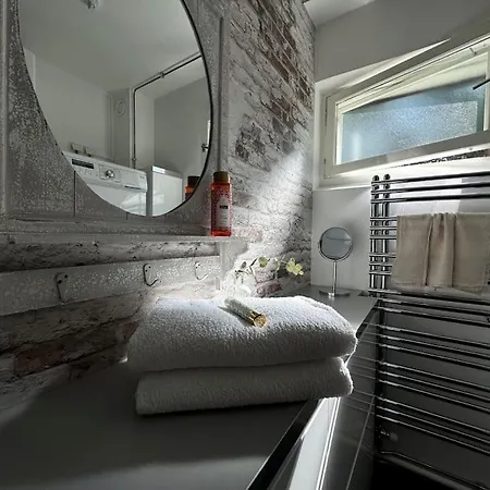 Rauhallinen Ja Tilava Ylimmaen Kerroksen Nelioe Apartament Oulu