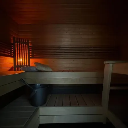 Apartment Rauhallinen Ja Tilava Ylimmaen Kerroksen Nelioe Oulu