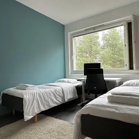 Apartment Rauhallinen Ja Tilava Ylimmaen Kerroksen Nelioe